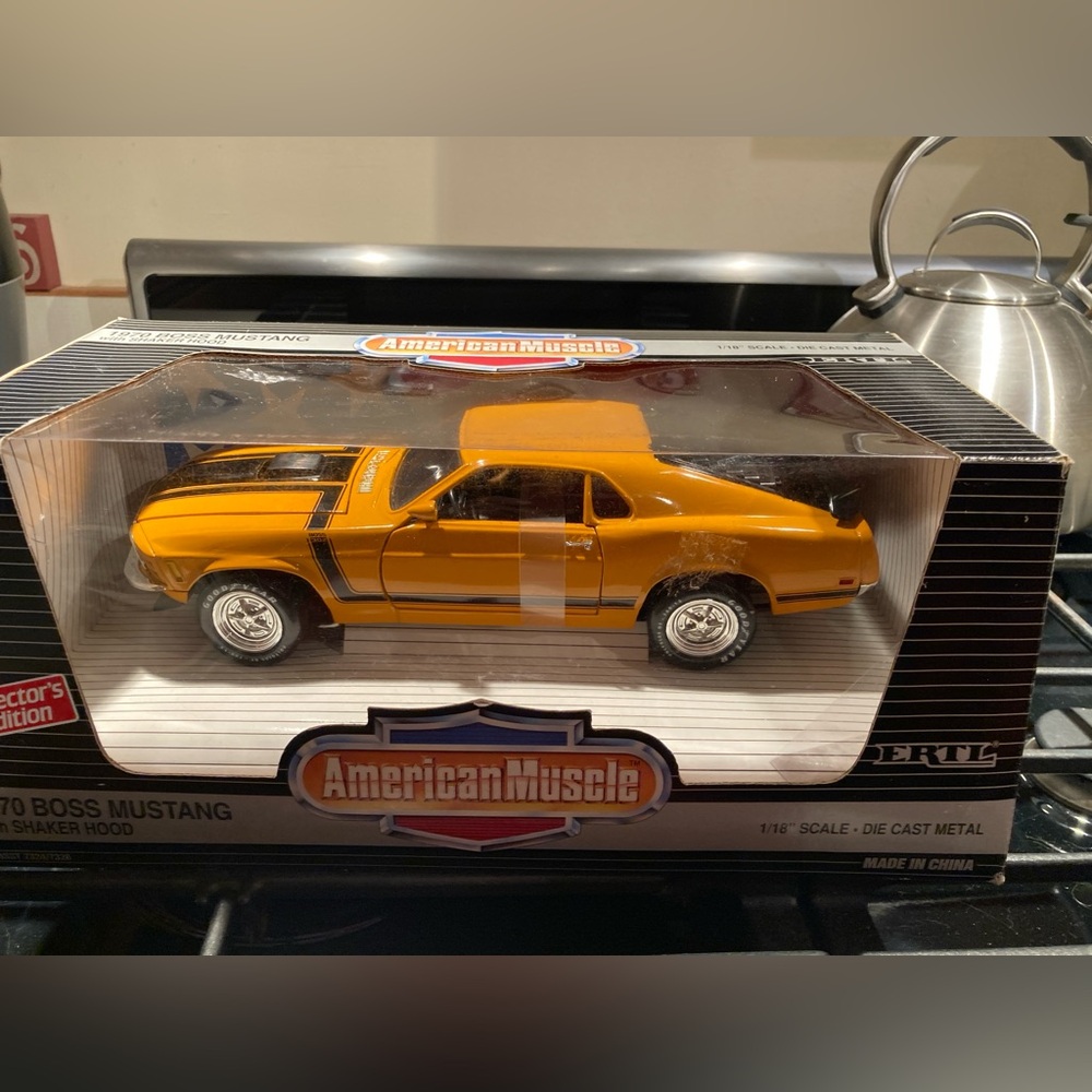 Ertl American Muscle 1970 Boss Mustang